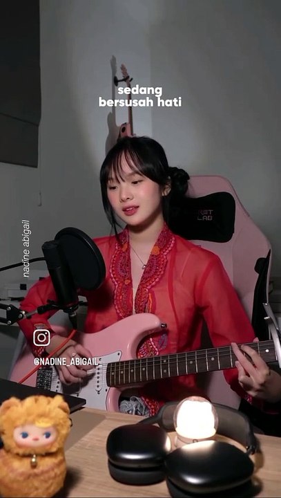 Ibu Pertiwi Cover Nadine Abigail