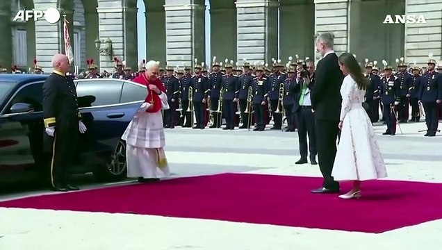 Papa Leone XIV accolto al Palazzo Reale di Madrid