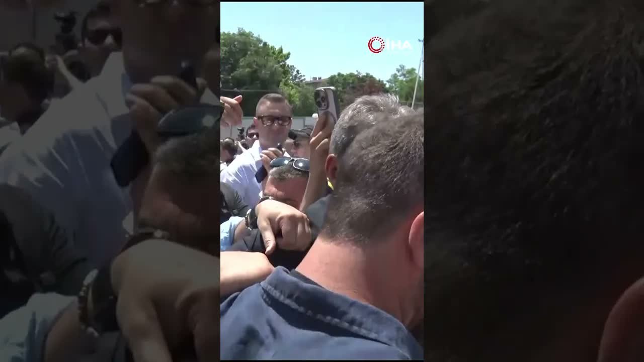 Sadettin Saran'a yoğun ilgi, zor anlar yaşadı!