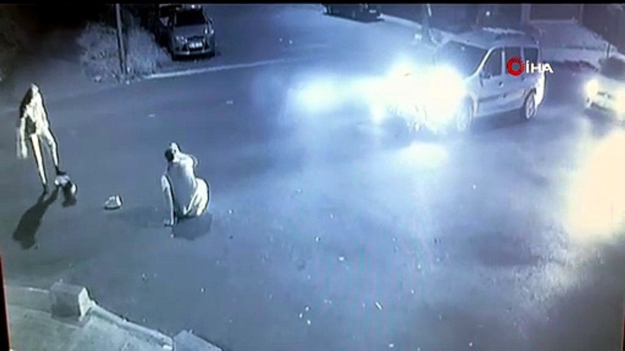 Feci Kaza Kamerada: Motosikletten Fırladılar