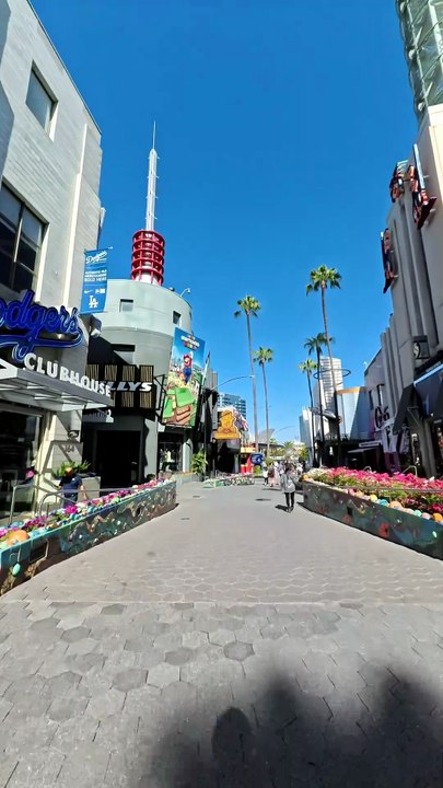 Welcome to UNIVERSAL STUDIO HOLLYWOOD