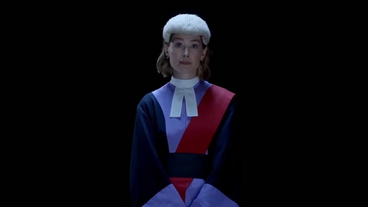 Was Rosamund Pike right to call out a theatre-goer for using their phone?