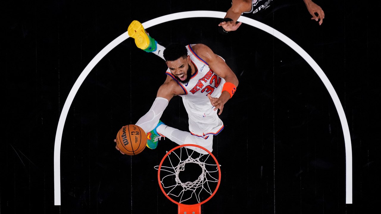 Knicks' Stunning 2-0 Playoff Lead in San Antonio Examined