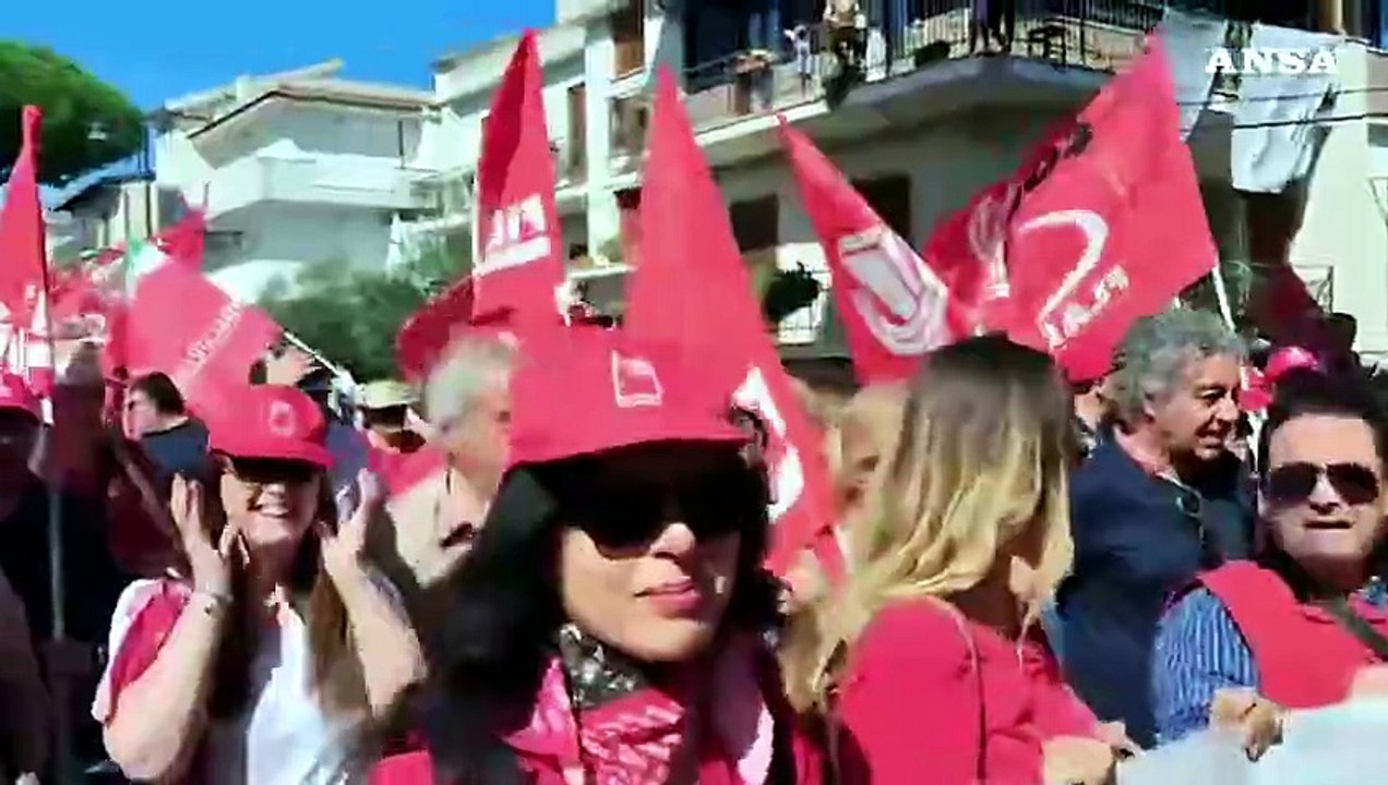 Strage dei braccianti, la manifestazione della Cgil nelle strade di Amendolara