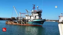 Karadeniz'de saldırıya uğrayan Türk balıkçıları kurtaran tekne İnebolu'ya getirildi