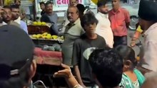 रात 8 बजे पिहोवा चौंक पर तीन लड़के ईंट मारकर ट्रक ड्राइवर का सिर खोल कर भाग गए।