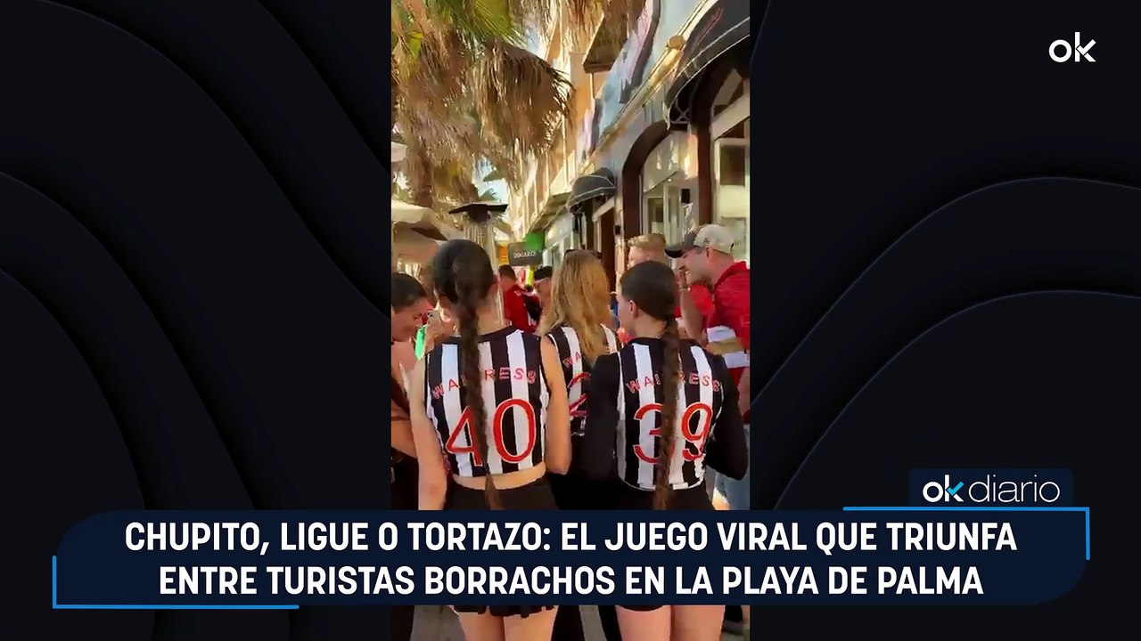 Chupito, ligue o tortazo: el juego viral que triunfa entre turistas borrachos en la playa de Palma