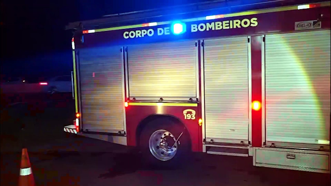 Homem tem fratura exposta na perna após ser atingido por moto na PRc-467