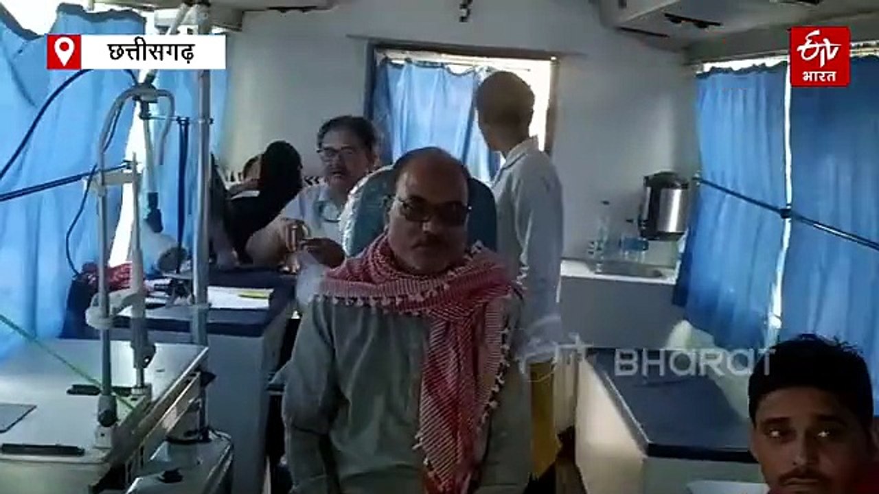 गरीबों के लिए निःशुल्क हेल्थ कैंप: पंडरिया के दामापुर नेत्र शिविर में लगी लोगों की भीड़