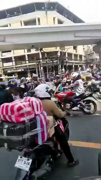 Massive Motorcade in Mendiola: Filipinos Rally Supporting Former President Duterte #bringbackduterte [Full Movie]
