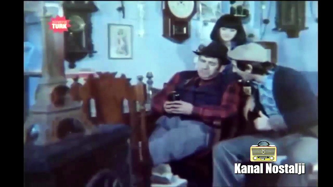 1975 Hızlı Gençlik PERİHAN ATEŞ MERAL DENİZ Türk Filmi İzle [Full Movie]