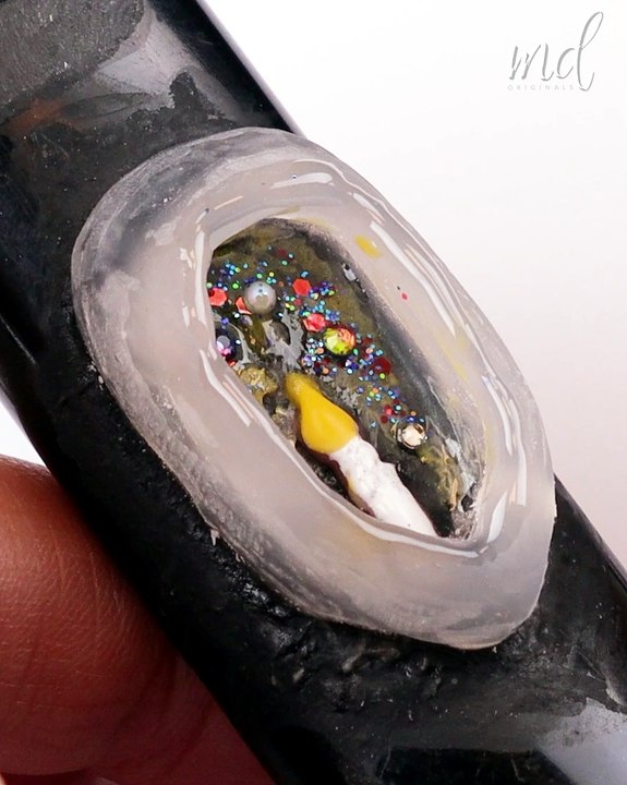 Transforming a lighter into a glittering spectacle! ✨🕯️
