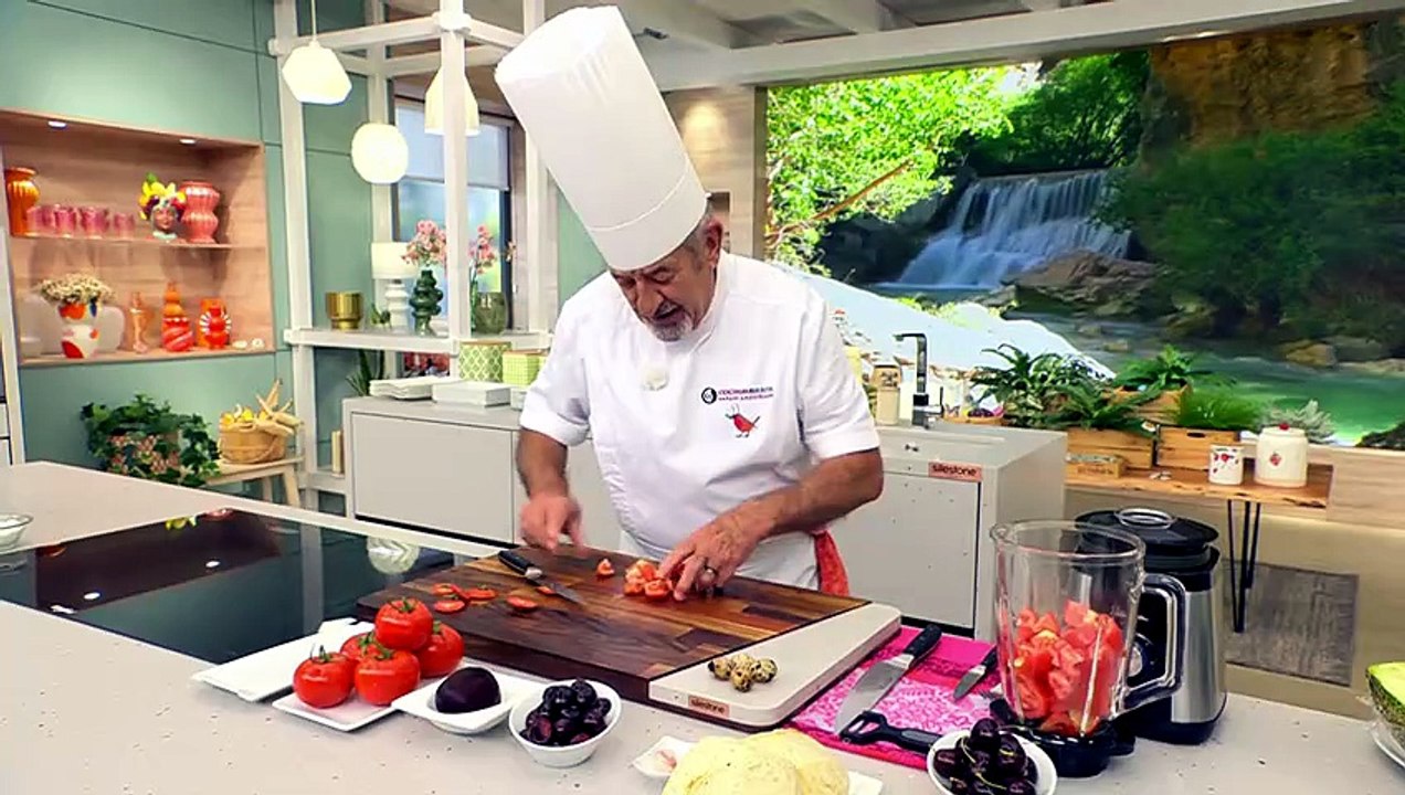 Cocina abierta de Karlos Arguiñano - Salmorejo de remolacha y cerezas y pollo teriyaki con carpaccio de melón En español