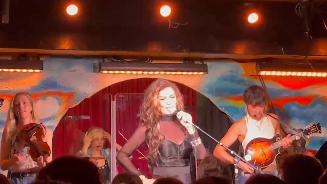 Shania Twain stuns fans at intimate east London pub gig