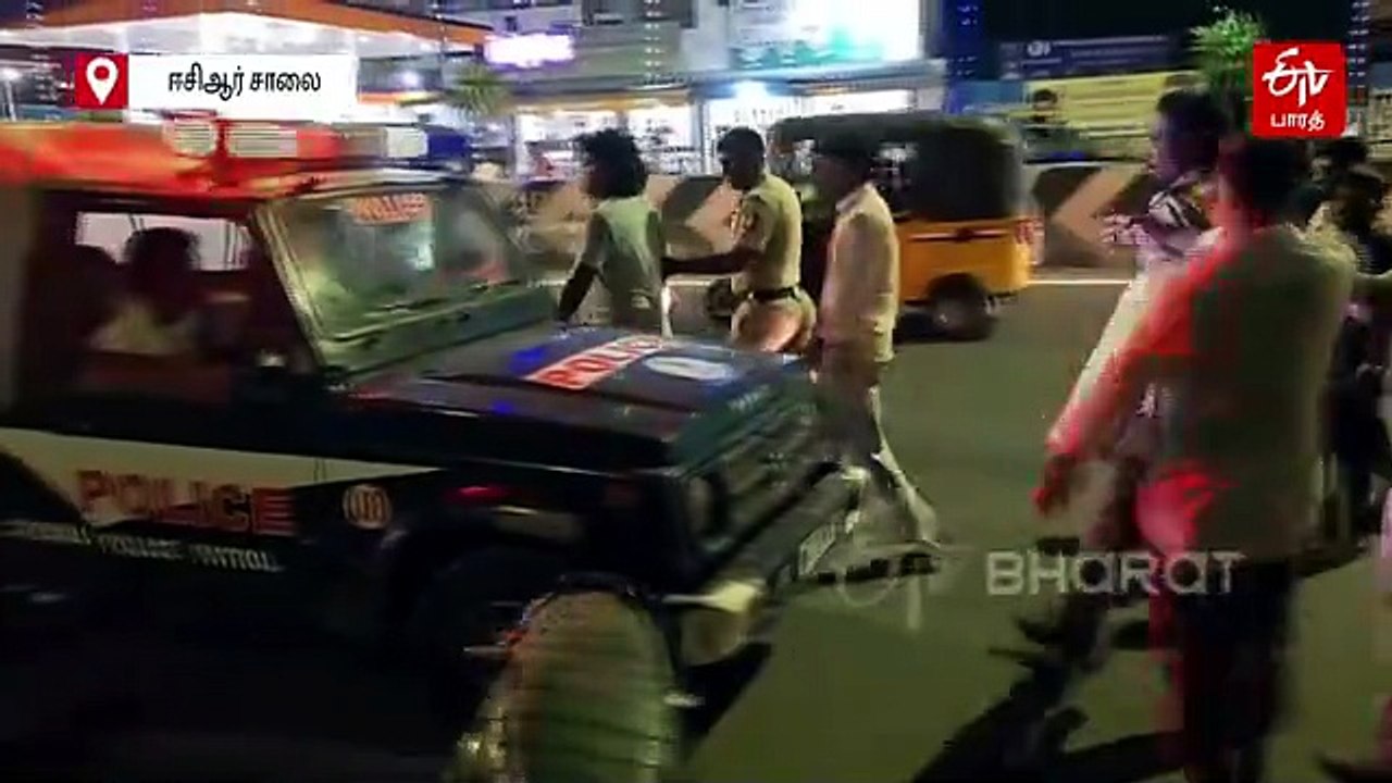பாருக்கு வந்த இளைஞர் மீது டாஸ்மாக் ஊழியர்கள் தாக்குதல் - பொதுமக்கள் சாலை மறியல்