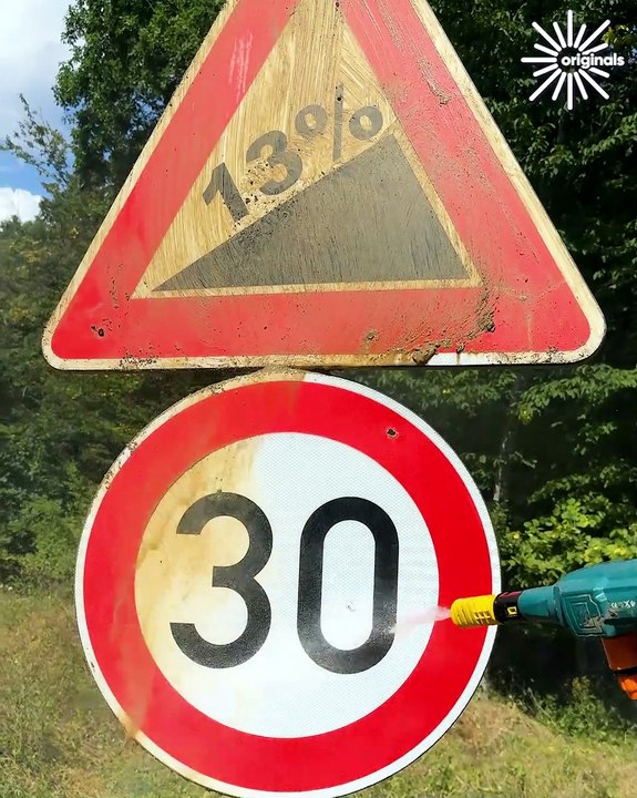 You won't believe how clean these signs get! 🛑🧼