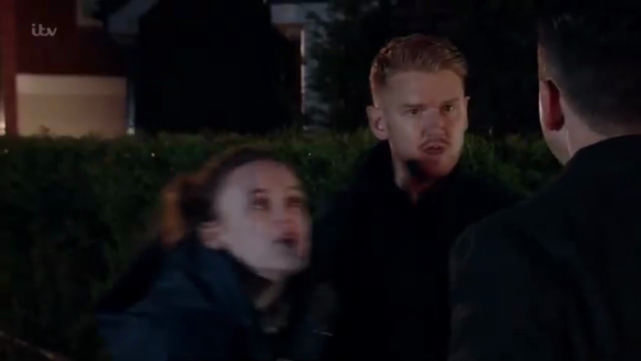 Corrie Todd threatens Gary Windass 15th December 2017