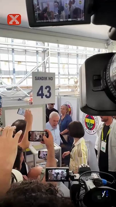 Aziz Yıldırım oyunu kızı Yaz ile birlikte kullandı