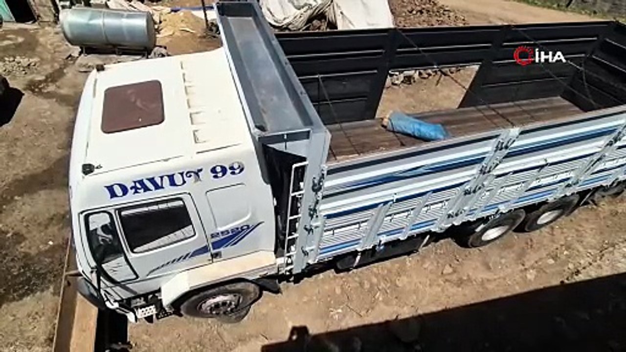Kamyonunu 1 Aydır Çalıştırmıyor! Nedeni Herkesi Duygulandırdı