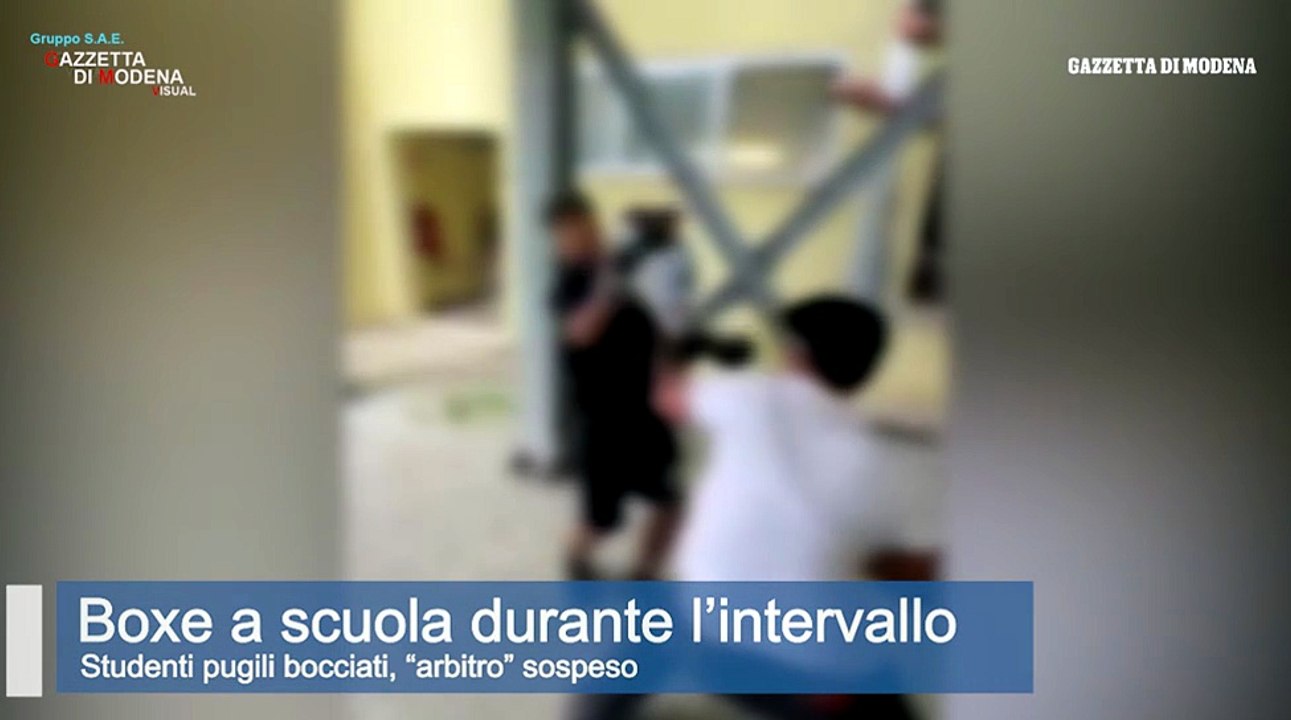 Lo sconcertante incontro di "boxe" al Galilei di Mirandola
