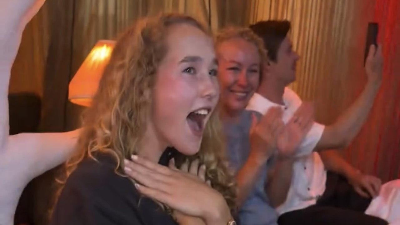 Roland-Garros 2026 - Mirra Andreeva a célébré son premier titre du Grand Chelem à Paris avec Muguruza !