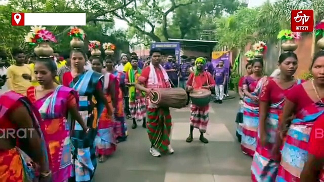 गिरिडीह पहुंची JPL टी-20 की ट्रॉफी, रांची टाइटंस के प्लेयर और टीम ऑनर ने किया शहर भ्रमण