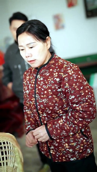 Divorced for Trash… or a Jackpot? English Version