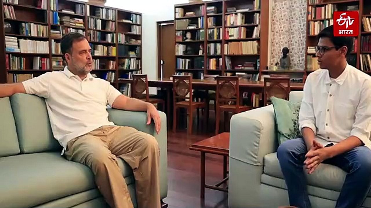 'PM चाहते हैं कि युवा रील्स बनाते रहें और पकौड़े तलते रहें': CBSE OSM विवाद पर राहुल गांधी ने PM मोदी पर साधा निशाना