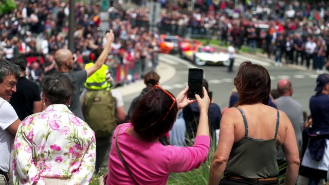 Au Mans, sourires et bain de foule pour les pilotes avant la journée test et l'arrivée de la pression des 24 Heures - Auto - 24 Heures du Mans
