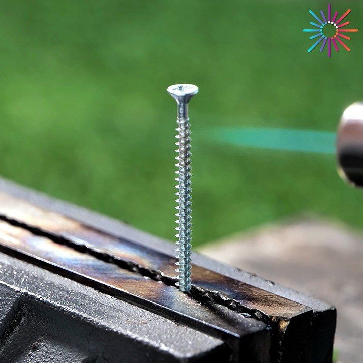 Transforming a simple screw into something useful 🔩🗝️