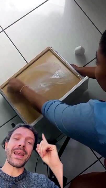 Como deixar os móveis sem cheiro a mofo
