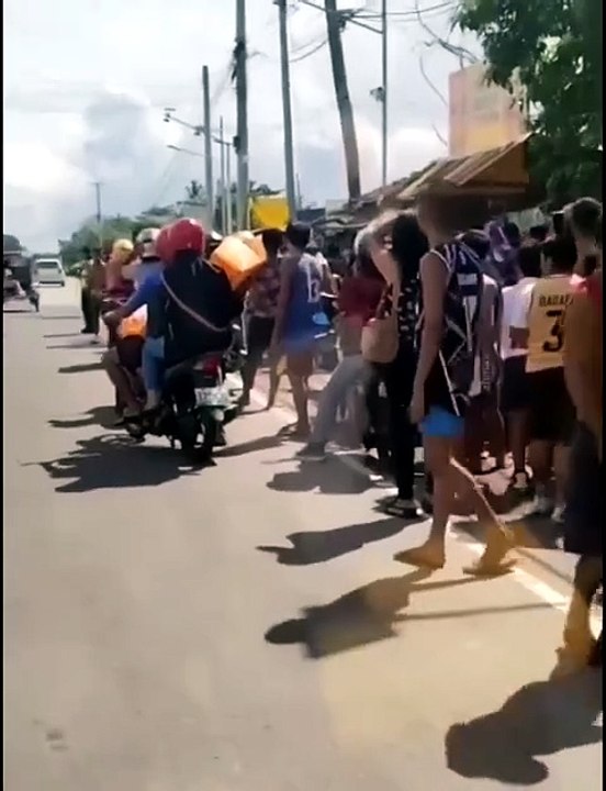 A man in the Philippines walks across power lines while under the influence of drugs [Full Movie]