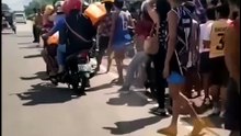 A man in the Philippines walks across power lines while under the influence of drugs [Full Movie]