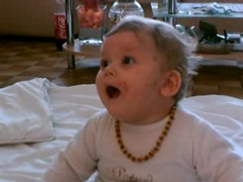 bebe qui dit Non non non!!
