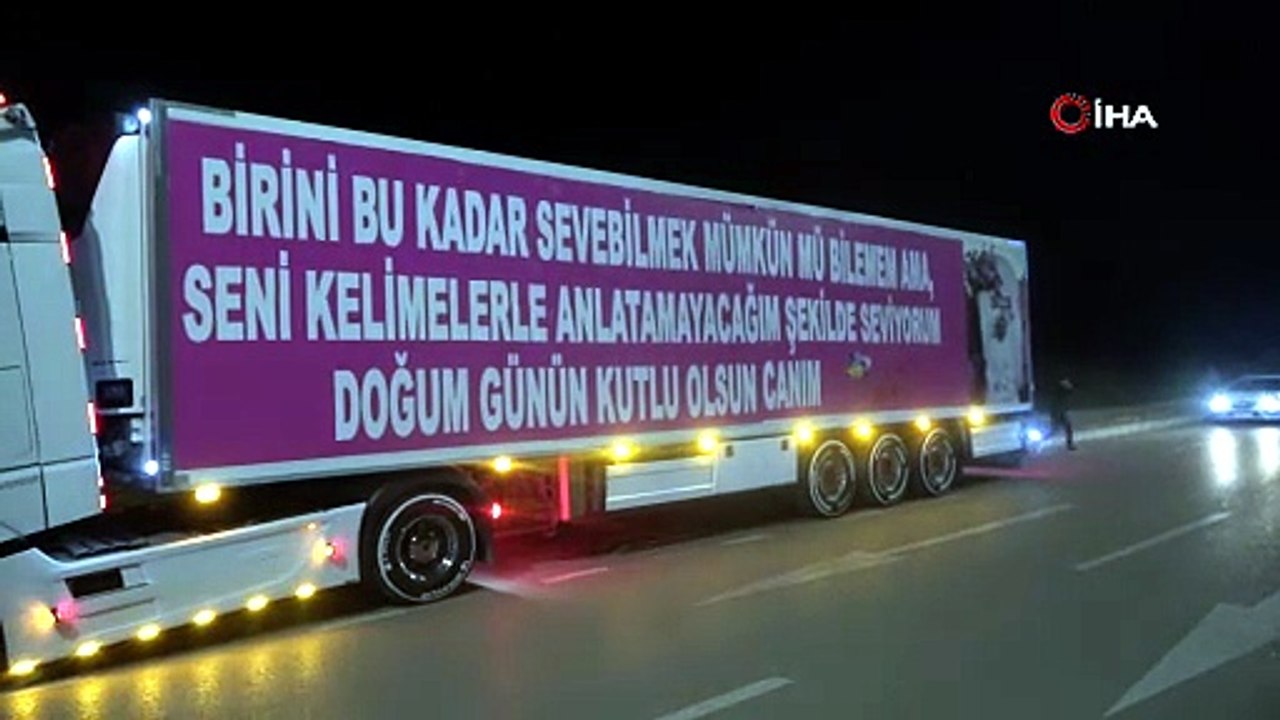 Eşinin doğum günü için 25 metrelik tırı kapladı