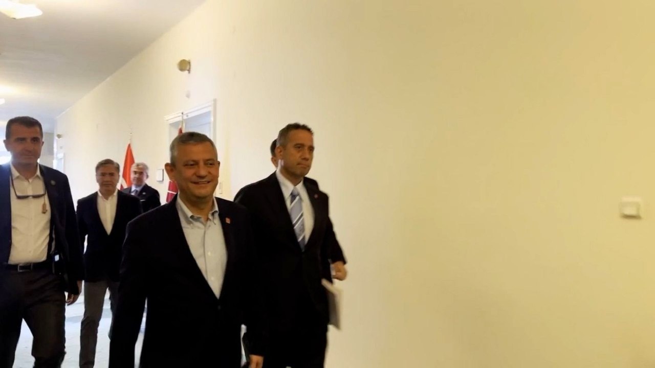 Özgür Özel, grup toplantısı kararı için MYK sonrasını işaret etti: Çıkışta açıklayacağız