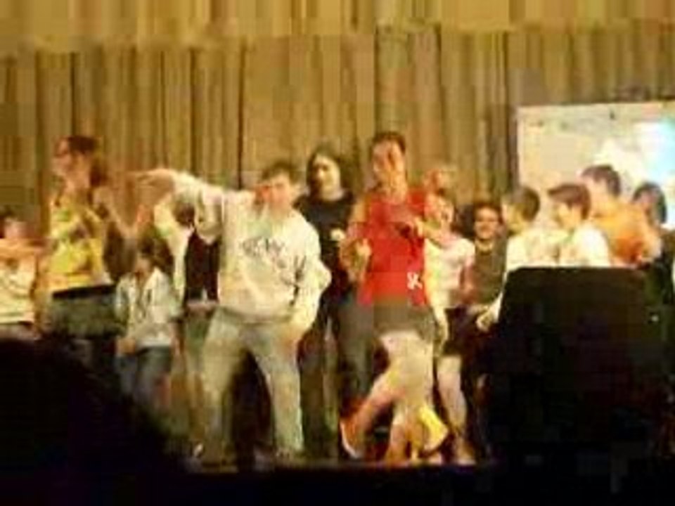 tecktonik de mwa et mes cop en spectacle