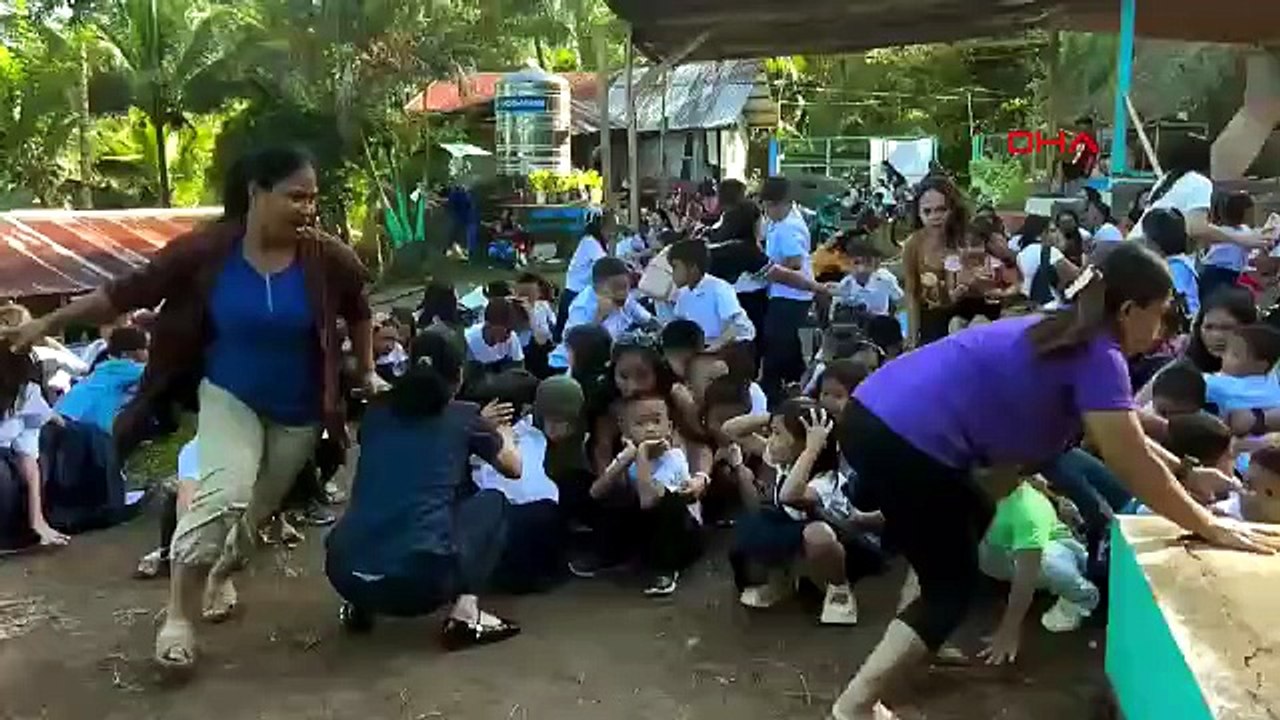 Filipinler'i 7.8 büyüklüğünde deprem vurdu: Tsunami alarmı verildi