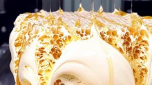 Hydraulic Press Compression: Honeycomb Structural Deformation