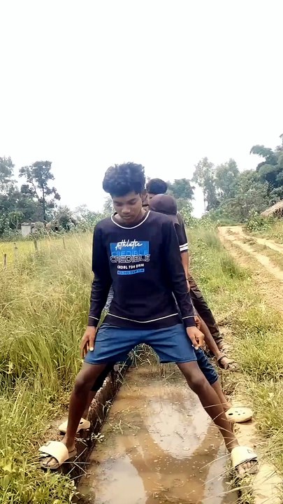 Quand tes amis te plongent direct dans la boue pendant un jeu !