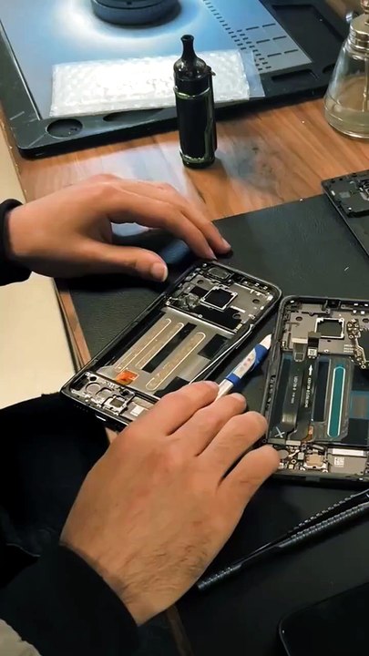 Professional Phone Motherboard Repair in Action