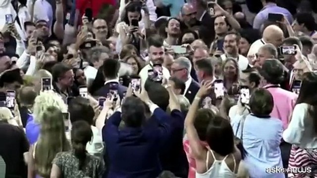 Papa Leone XIV con Antonio Banderas: incontro col mondo della cultura
