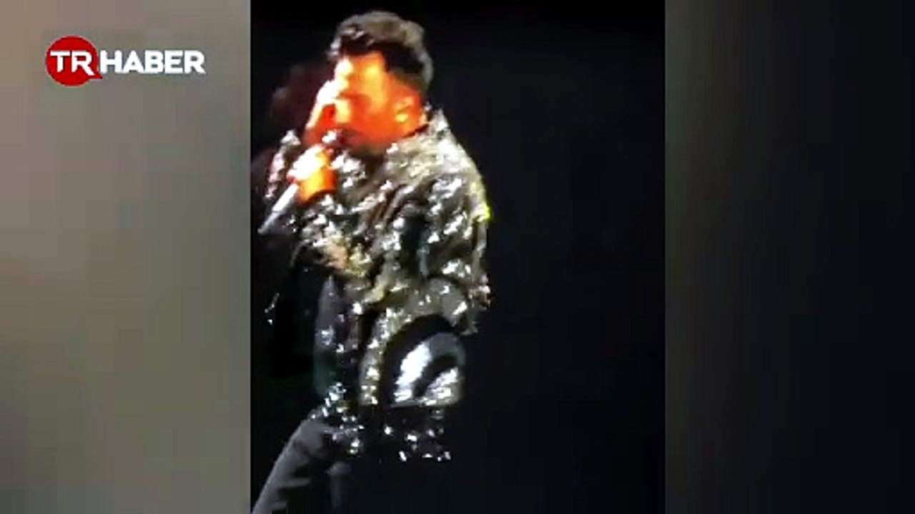 Tarkan'ın ezan okunurken konserine ara verdiği anlar