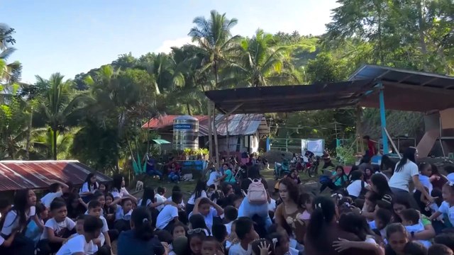 Colapsa en vivo el tejado de una escuela en Filipinas durante el terremoto