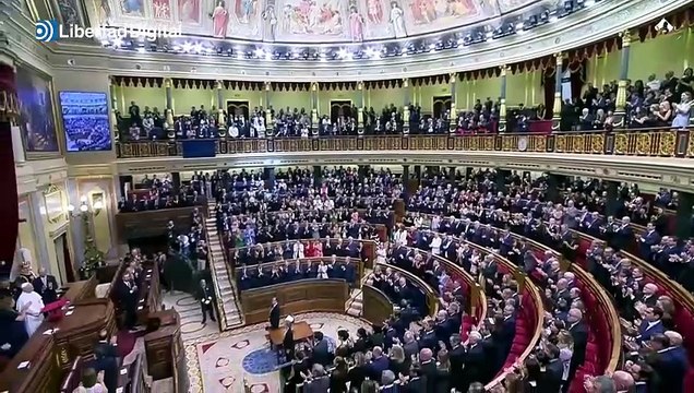 El Papa arranca 7 minutos de aplausos tras su discurso en el Congreso de los Diputados