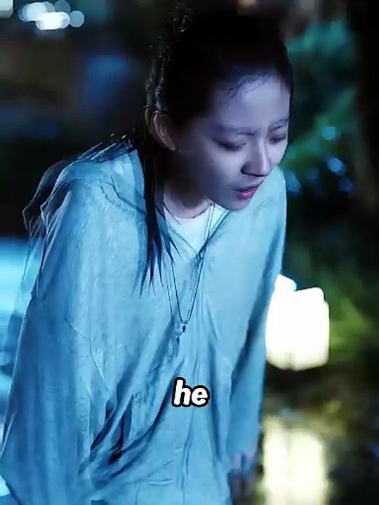 😱 She Smashed a Billionaire’s Luxury Car Window… Just to Get His Attention! 💥🚗❤️