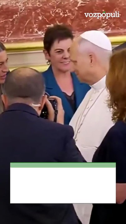 Miriam Nogueras rompe el protocolo con el Papa y le pide que hable en catalán en Barcelona