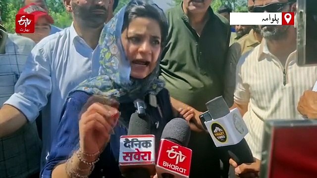 کشمیر:کسانوں کے احتجاج میں پی ڈی پی ارکان اسمبلی بھی شامل، پرہ نے کھیت میں چلایا ٹریکٹر