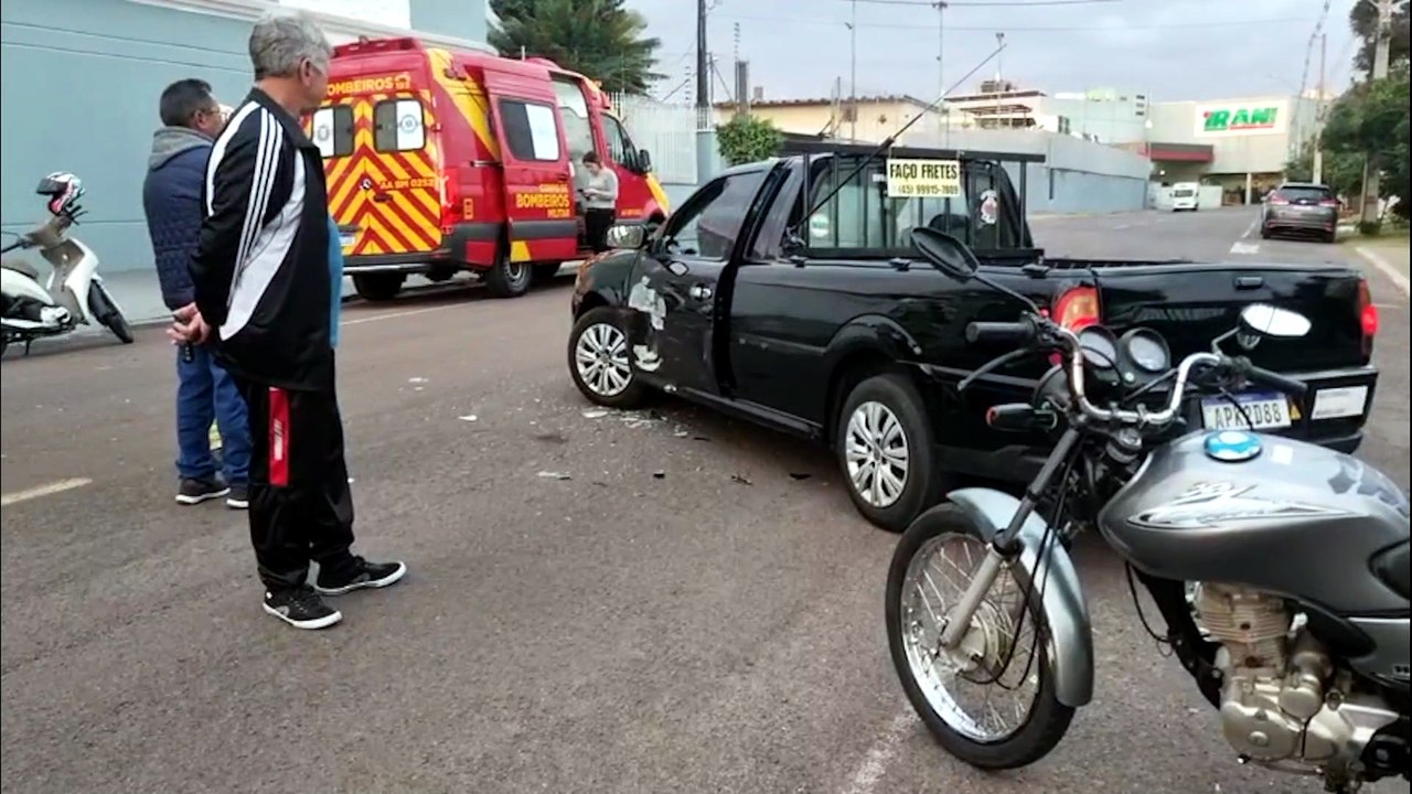 Forte colisão entre Saveiro e Honda CG mobiliza Corpo de Bombeiros ao Alto Alegre