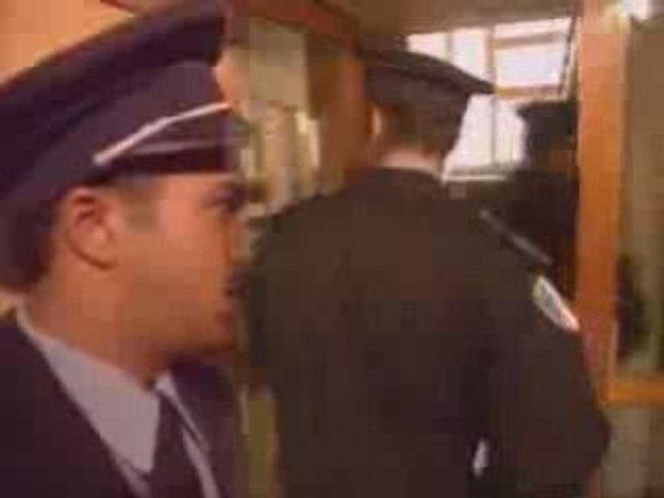 Les Inconnus Sketch la Police